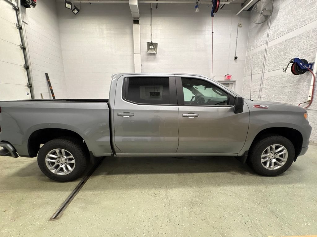 2026 Chevrolet Silverado 1500 RST Crew Cab Short Box 4WD