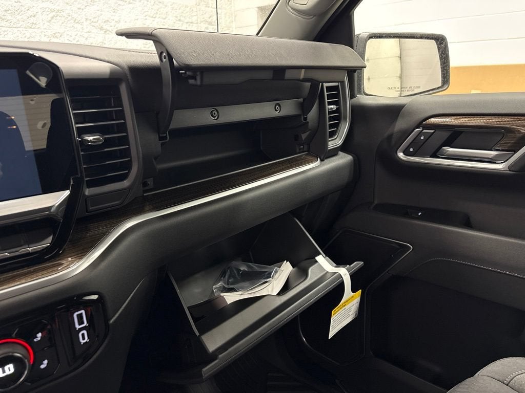2026 Chevrolet Silverado 1500 RST Crew Cab Short Box 4WD