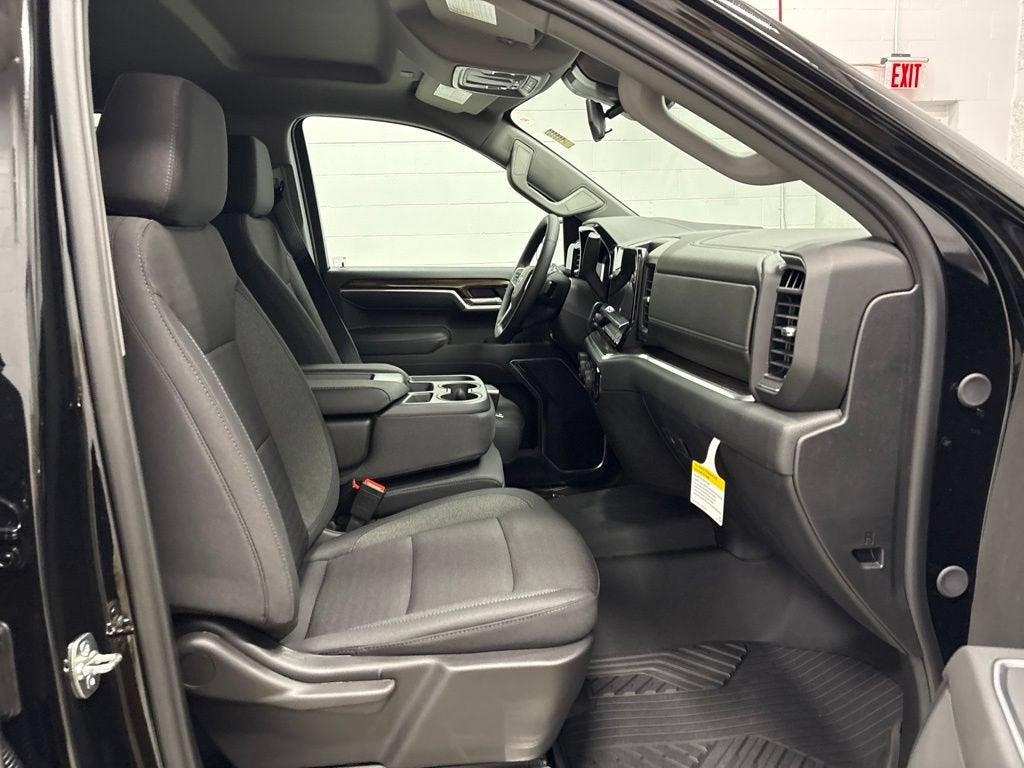 2026 Chevrolet Silverado 1500 RST Crew Cab Short Box 4WD