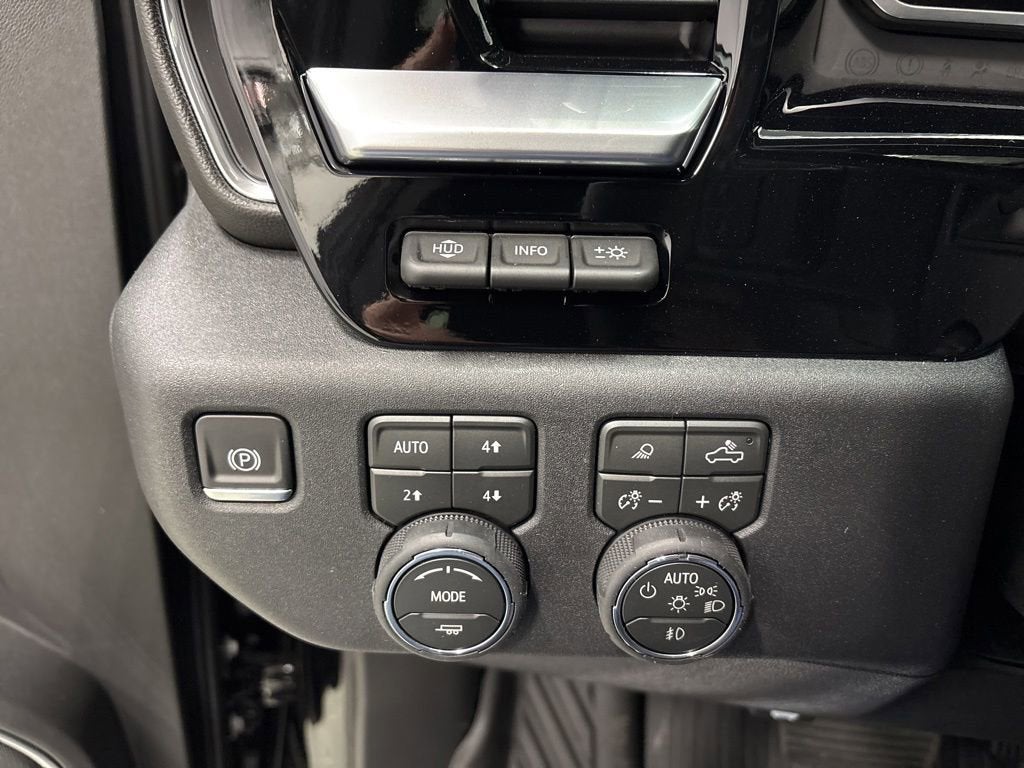 2026 Chevrolet Silverado 1500 LTZ Crew Cab Short Box 4WD
