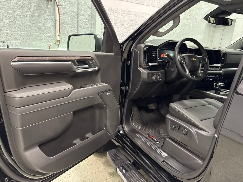 2026 Chevrolet Silverado 1500 LTZ Crew Cab Short Box 4WD
