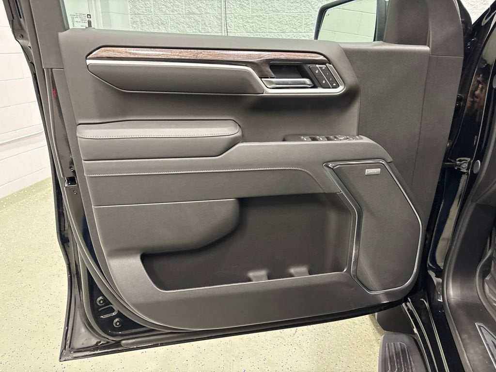 2026 Chevrolet Silverado 1500 LTZ Crew Cab Short Box 4WD