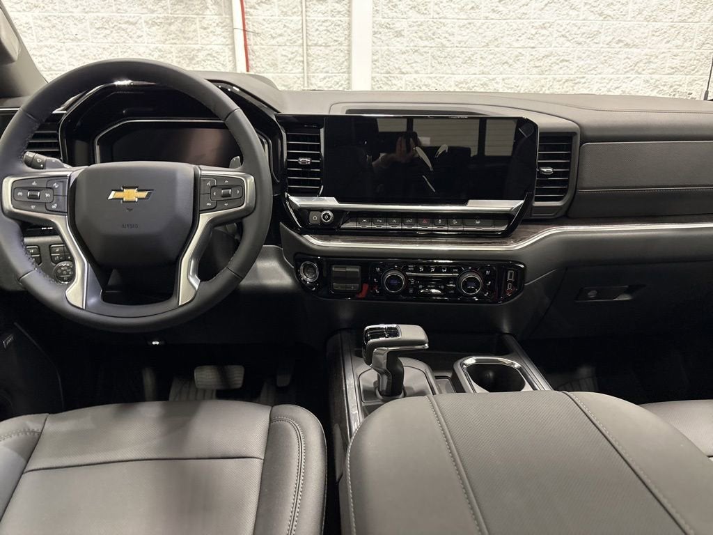 2026 Chevrolet Silverado 1500 LTZ Crew Cab Short Box 4WD