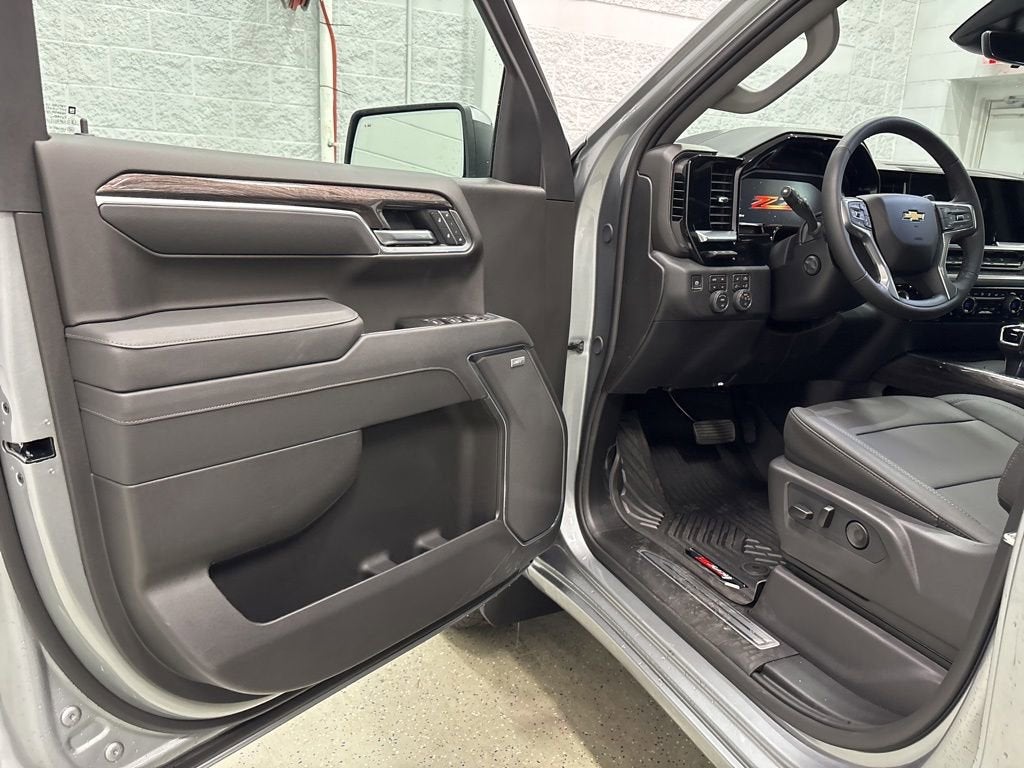 2026 Chevrolet Silverado 1500 LTZ Crew Cab Short Box 4WD