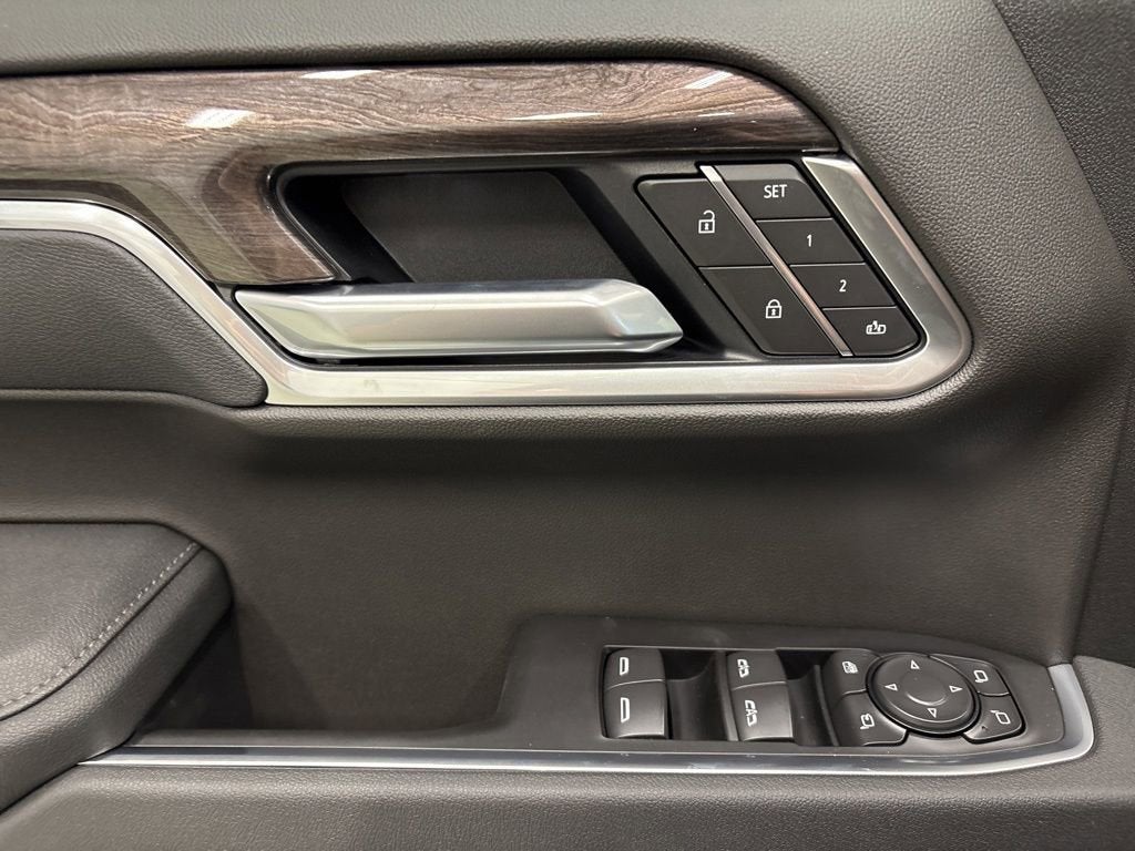 2026 Chevrolet Silverado 1500 LTZ Crew Cab Short Box 4WD