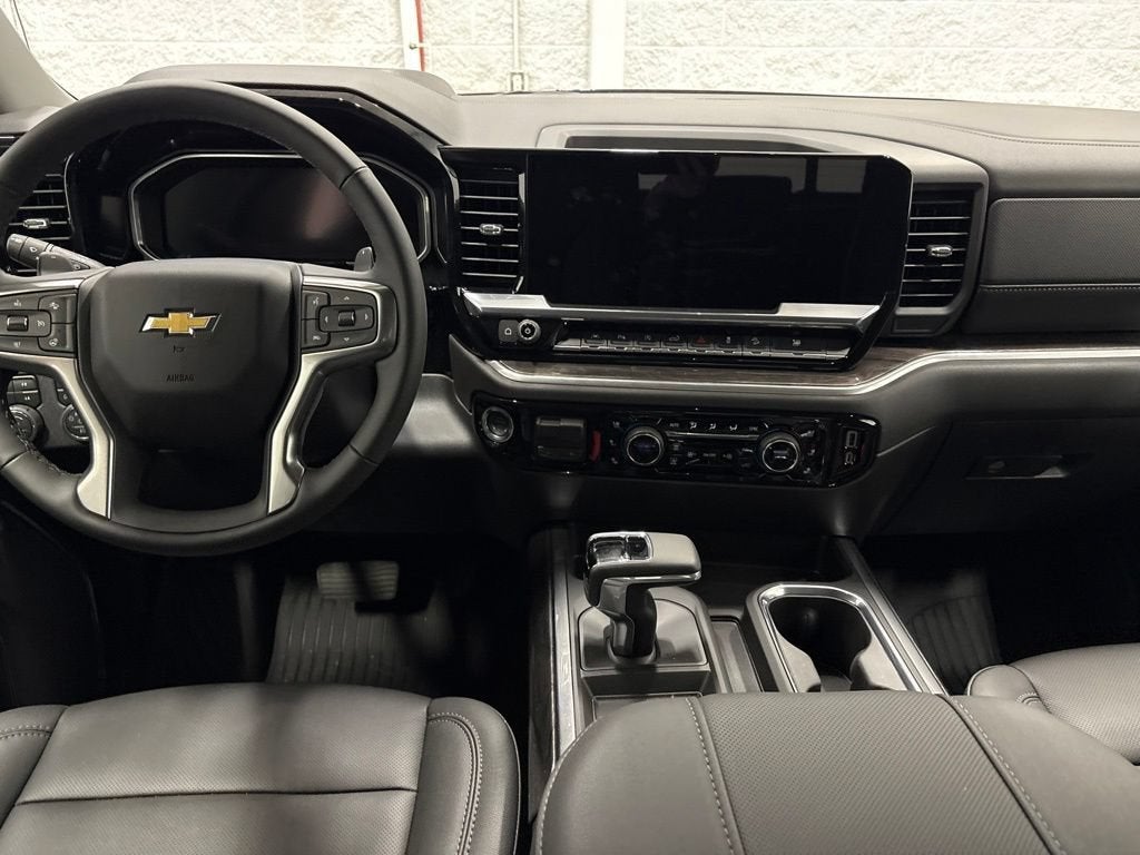 2026 Chevrolet Silverado 1500 LTZ Crew Cab Short Box 4WD
