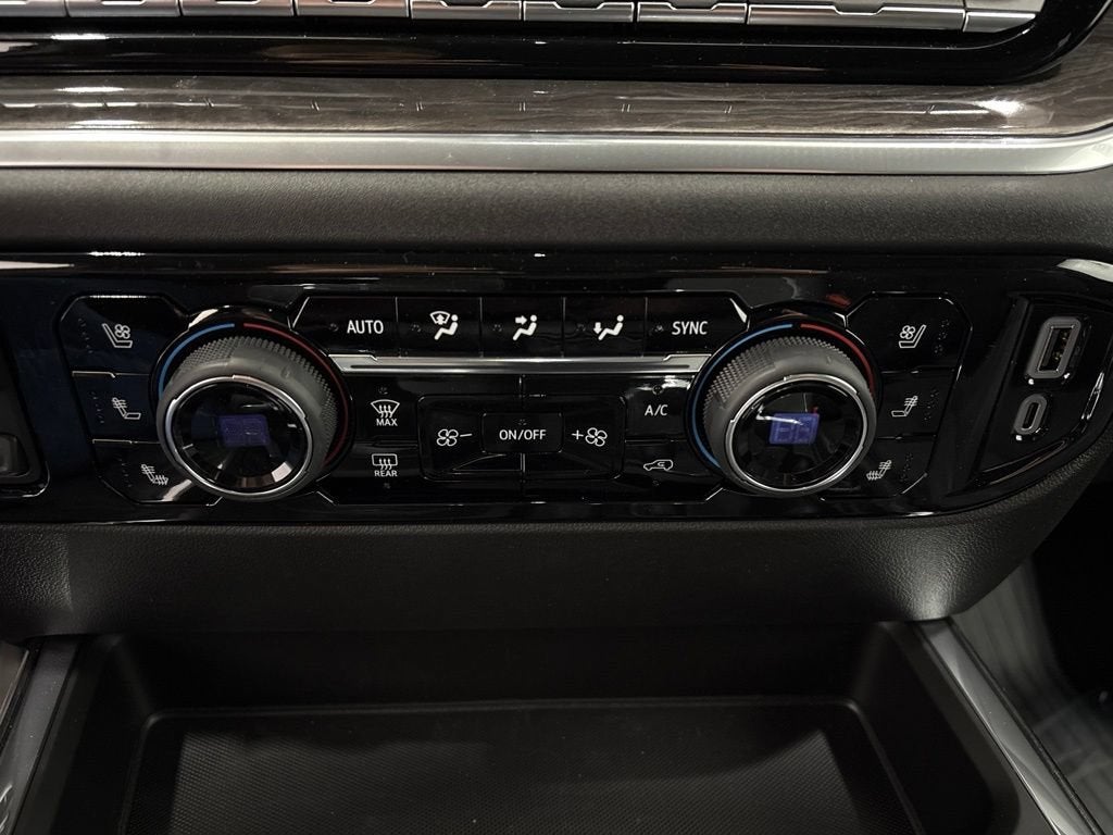 2026 Chevrolet Silverado 1500 LTZ Crew Cab Short Box 4WD
