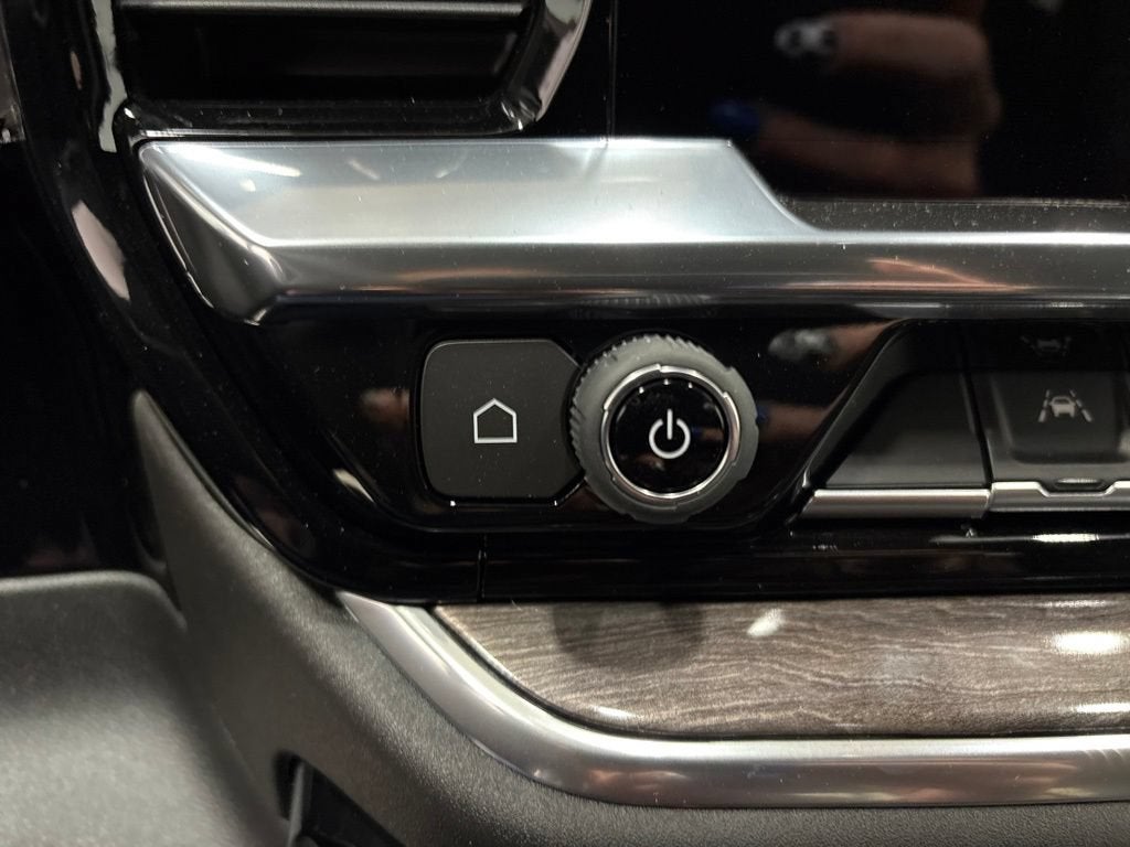 2026 Chevrolet Silverado 1500 LTZ Crew Cab Short Box 4WD