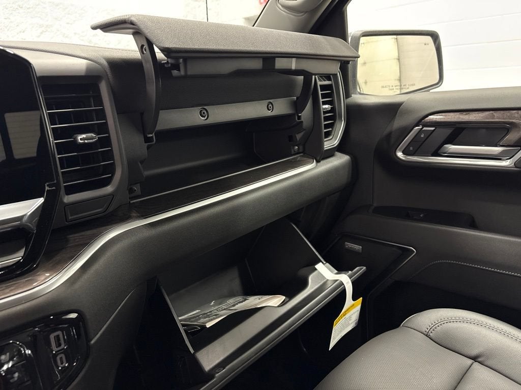 2026 Chevrolet Silverado 1500 LTZ Crew Cab Short Box 4WD