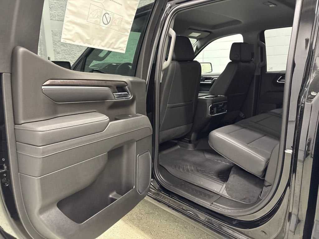 2026 Chevrolet Silverado 1500 LTZ Crew Cab Short Box 4WD