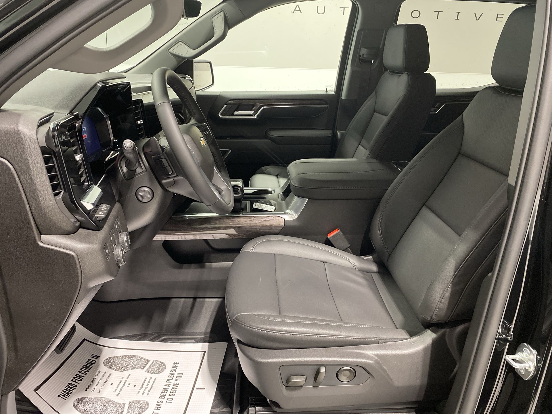 2026 Chevrolet Silverado 1500 LTZ Crew Cab Short Box 4WD