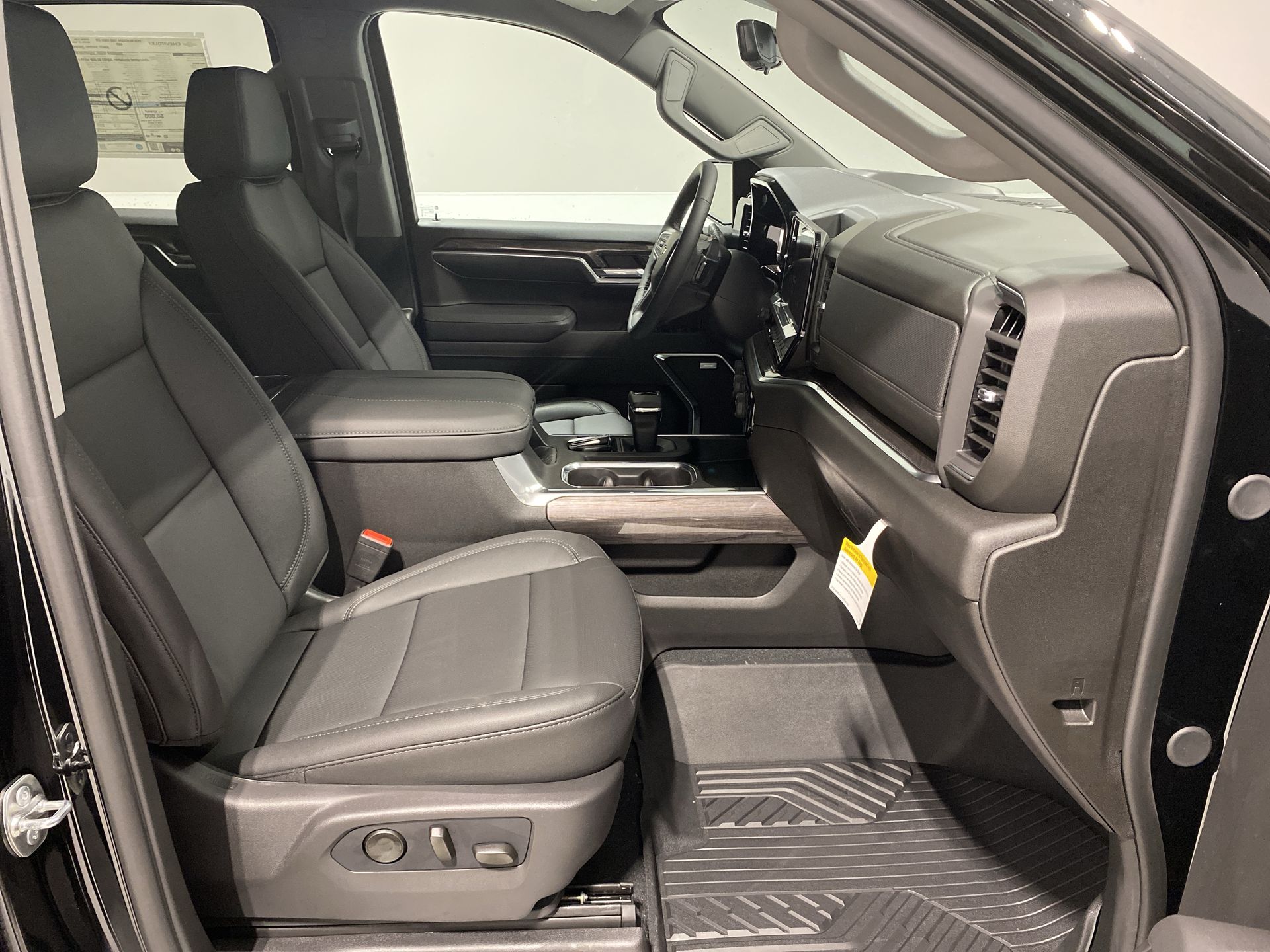 2026 Chevrolet Silverado 1500 LTZ Crew Cab Short Box 4WD