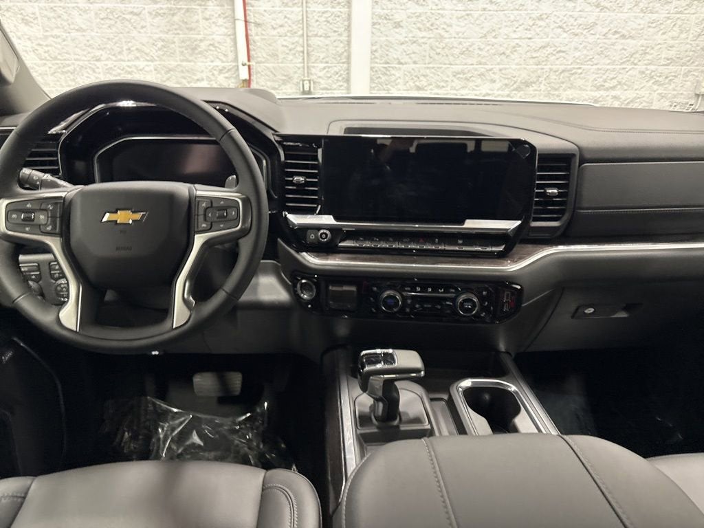 2026 Chevrolet Silverado 1500 LTZ Crew Cab Short Box 4WD