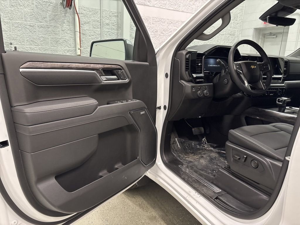 2026 Chevrolet Silverado 1500 LTZ Crew Cab Short Box 4WD