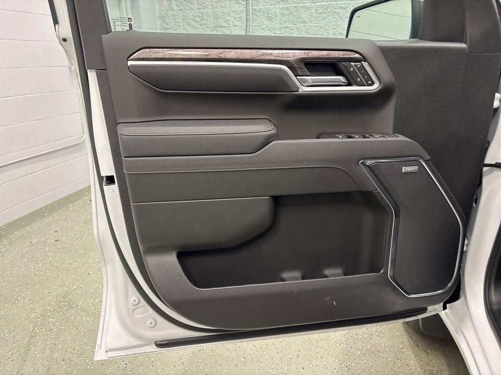 2026 Chevrolet Silverado 1500 LTZ Crew Cab Short Box 4WD