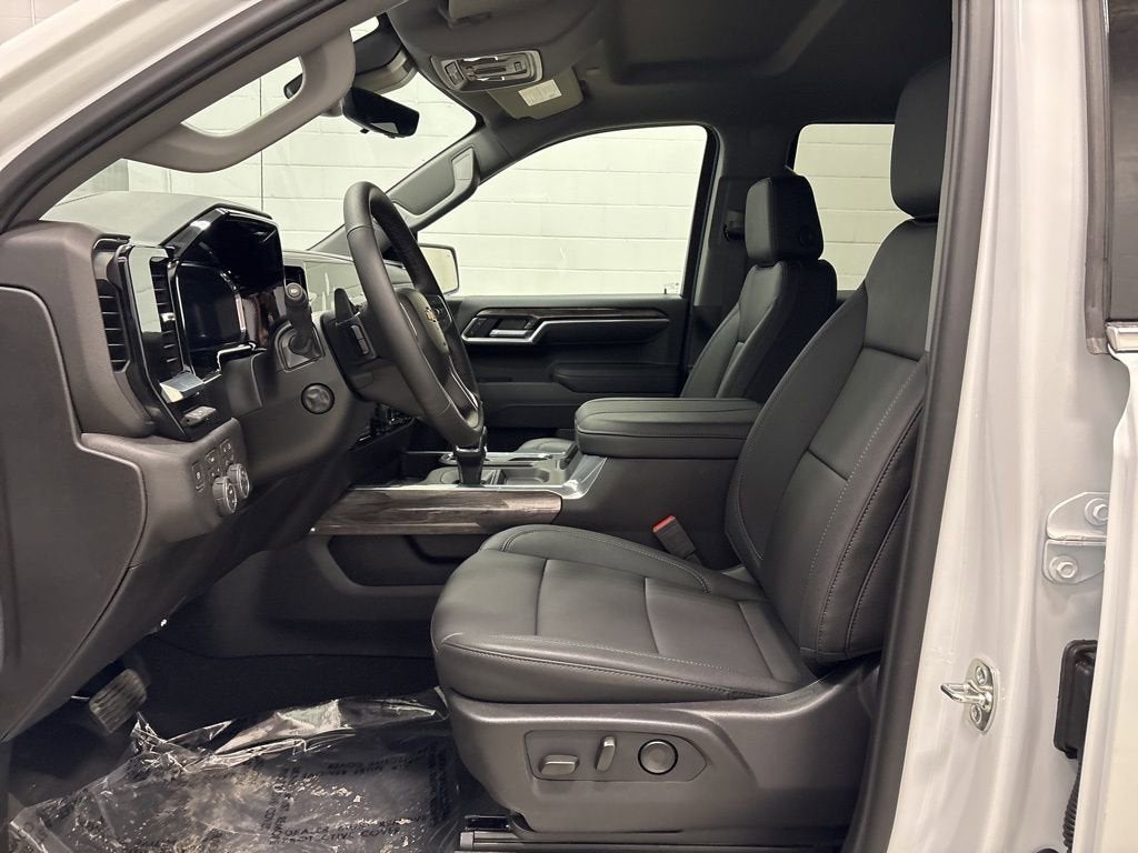 2026 Chevrolet Silverado 1500 LTZ Crew Cab Short Box 4WD