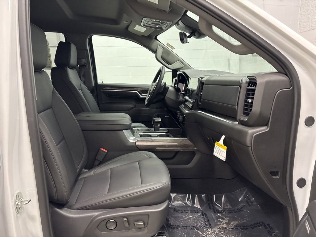 2026 Chevrolet Silverado 1500 LTZ Crew Cab Short Box 4WD