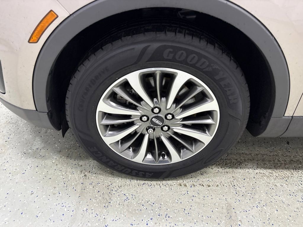 2019 Lincoln Nautilus Select