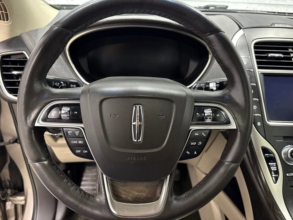 2019 Lincoln Nautilus Select