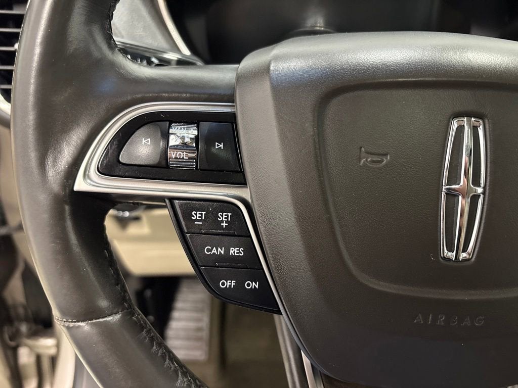 2019 Lincoln Nautilus Select