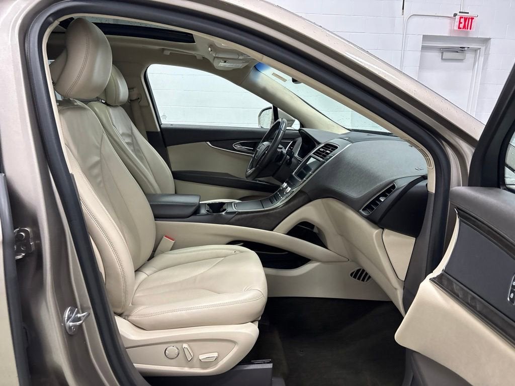 2019 Lincoln Nautilus Select