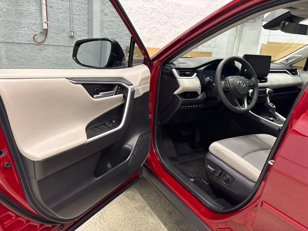 2025 Toyota RAV4 Limited
