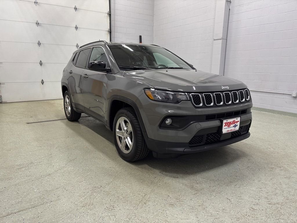 Used 2023 Jeep Compass Latitude with VIN 3C4NJDBN5PT537964 for sale in Rogers, Minnesota
