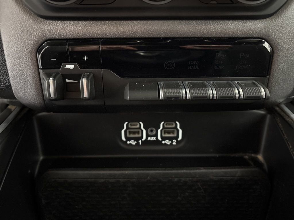 2022 RAM 2500 Big Horn Crew Cab 4x4 6'4" Box