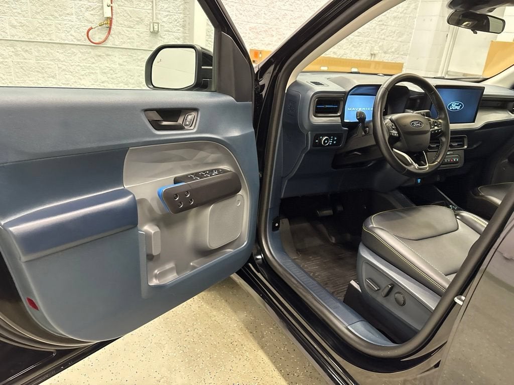 2025 Ford Maverick Lobo Standard