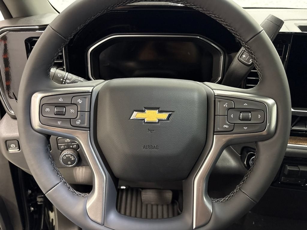2026 Chevrolet Silverado 1500 LT Crew Cab Short Box 4WD