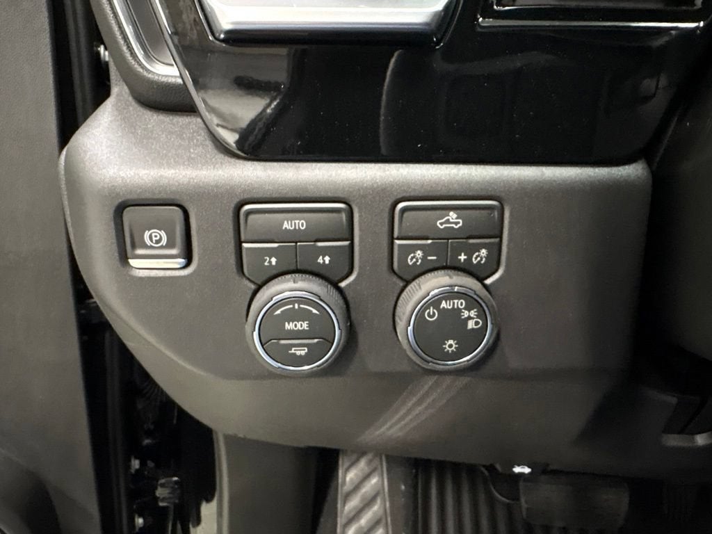 2026 Chevrolet Silverado 1500 LT Crew Cab Short Box 4WD