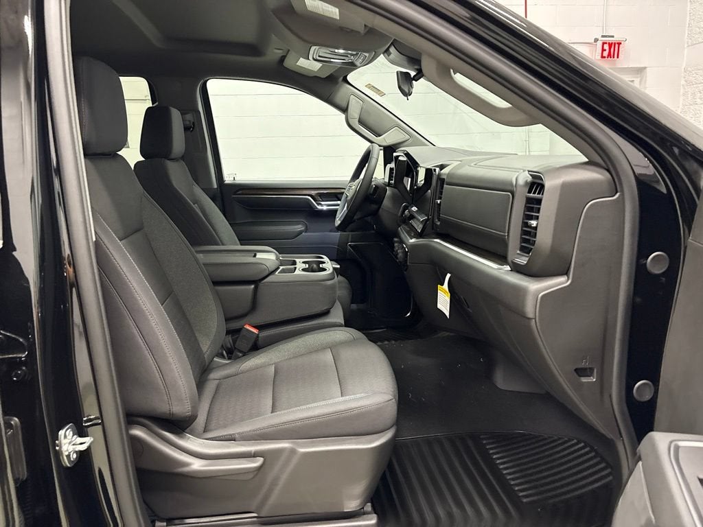 2026 Chevrolet Silverado 1500 LT Crew Cab Short Box 4WD