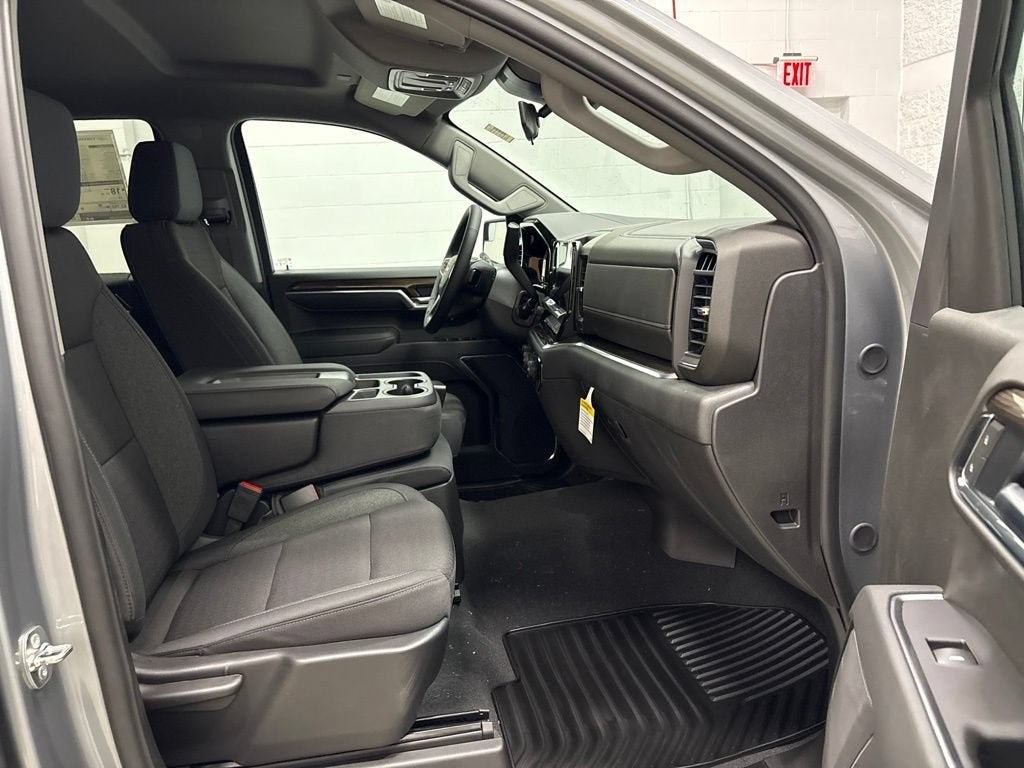 2026 Chevrolet Silverado 1500 LT (2FL) Crew Cab Short Box 4WD