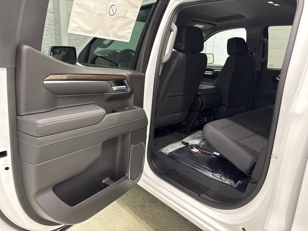 2026 Chevrolet Silverado 1500 LT (2FL) Crew Cab Short Box 4WD