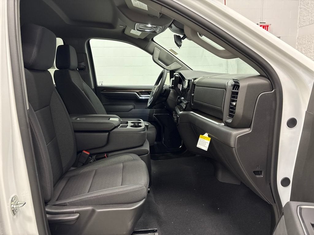 2026 Chevrolet Silverado 1500 LT (2FL) Crew Cab Short Box 4WD