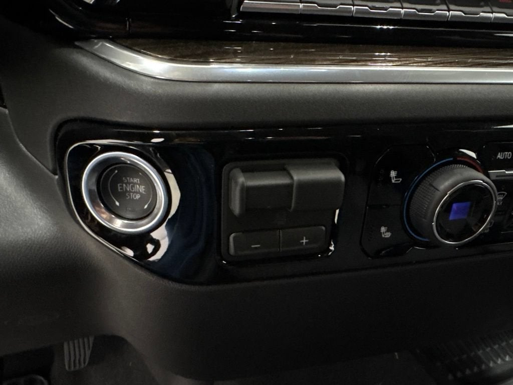 2026 Chevrolet Silverado 1500 LT (2FL) Crew Cab Short Box 4WD