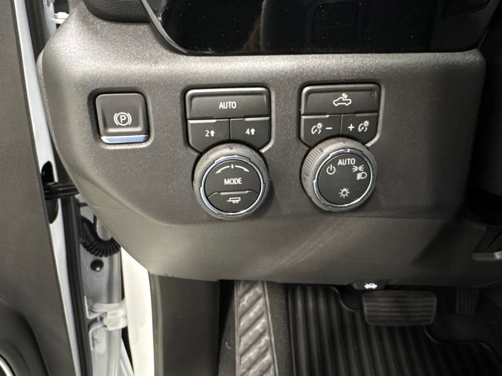2026 Chevrolet Silverado 1500 LT (2FL) Crew Cab Short Box 4WD