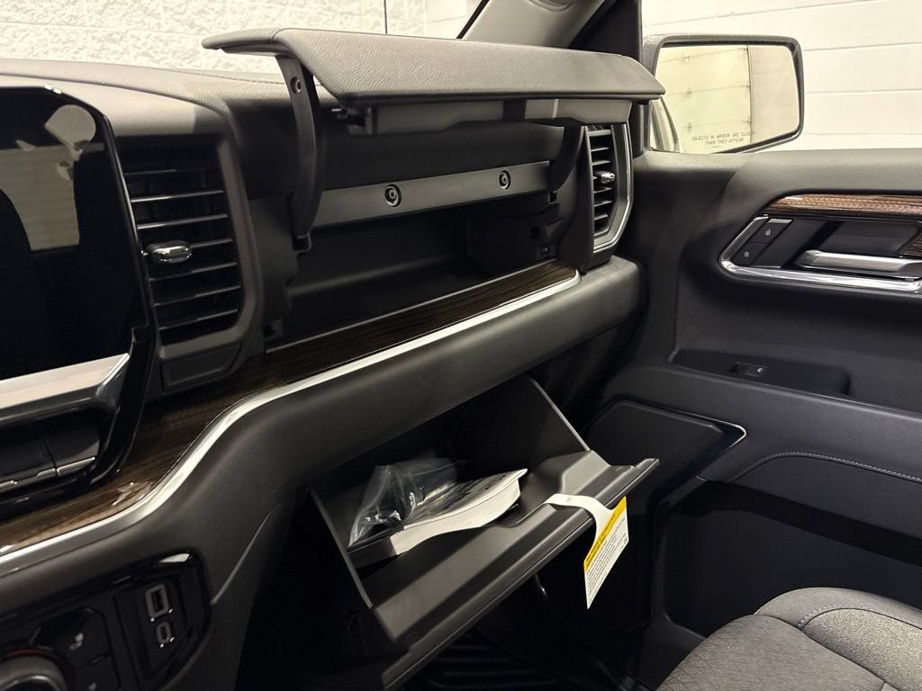 2026 Chevrolet Silverado 1500 LT (2FL) Crew Cab Short Box 4WD
