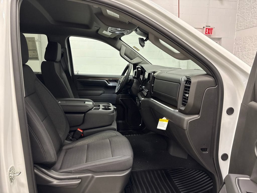 2026 Chevrolet Silverado 1500 LT (2FL) Crew Cab Short Box 4WD