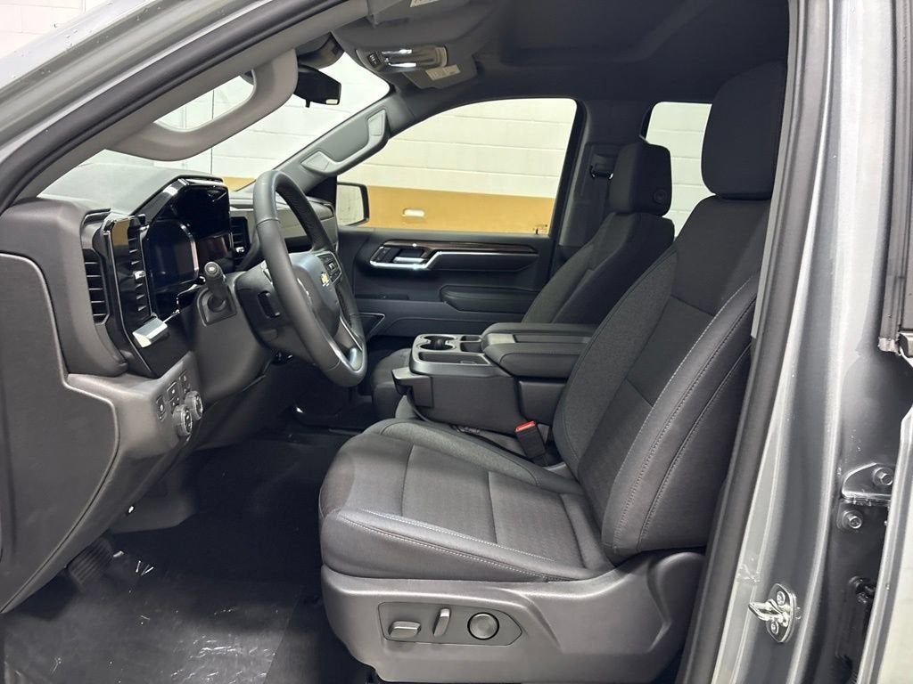 2026 Chevrolet Silverado 1500 LT (2FL) Crew Cab Short Box 4WD