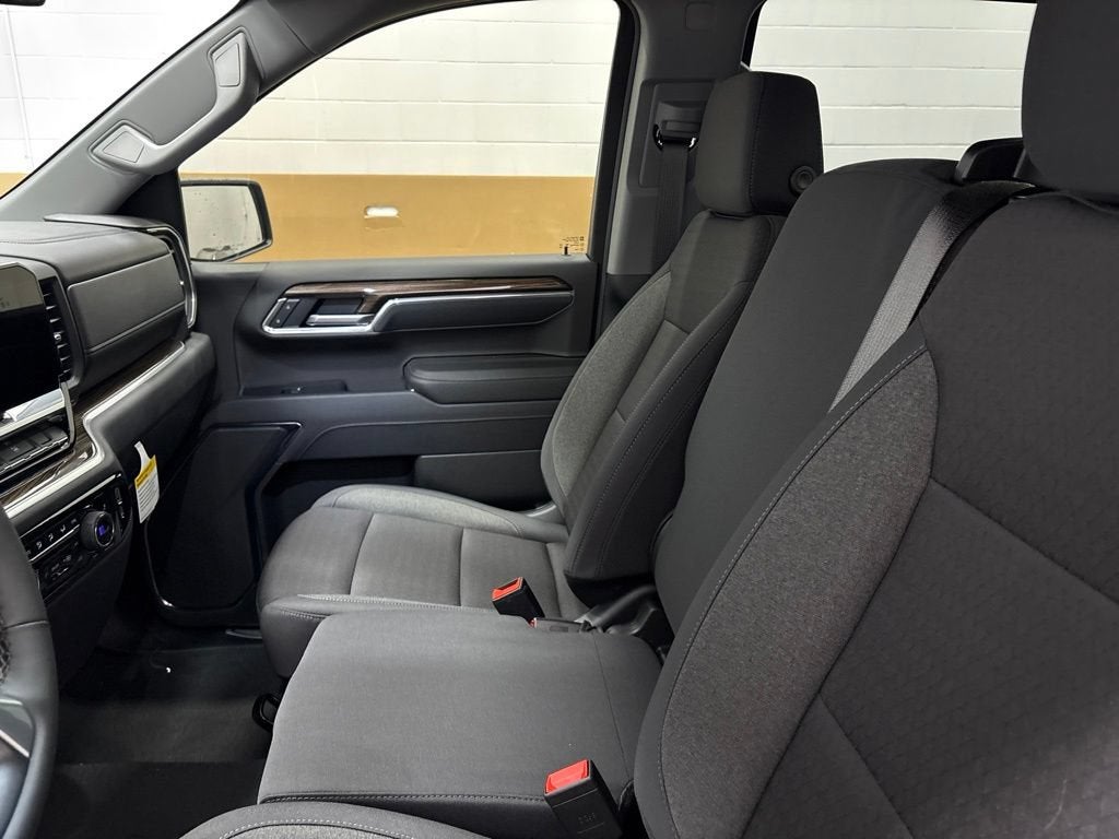 2026 Chevrolet Silverado 1500 LT (2FL) Crew Cab Short Box 4WD