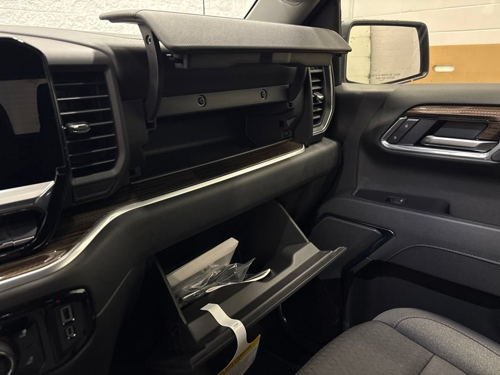 2026 Chevrolet Silverado 1500 LT (2FL) Crew Cab Short Box 4WD