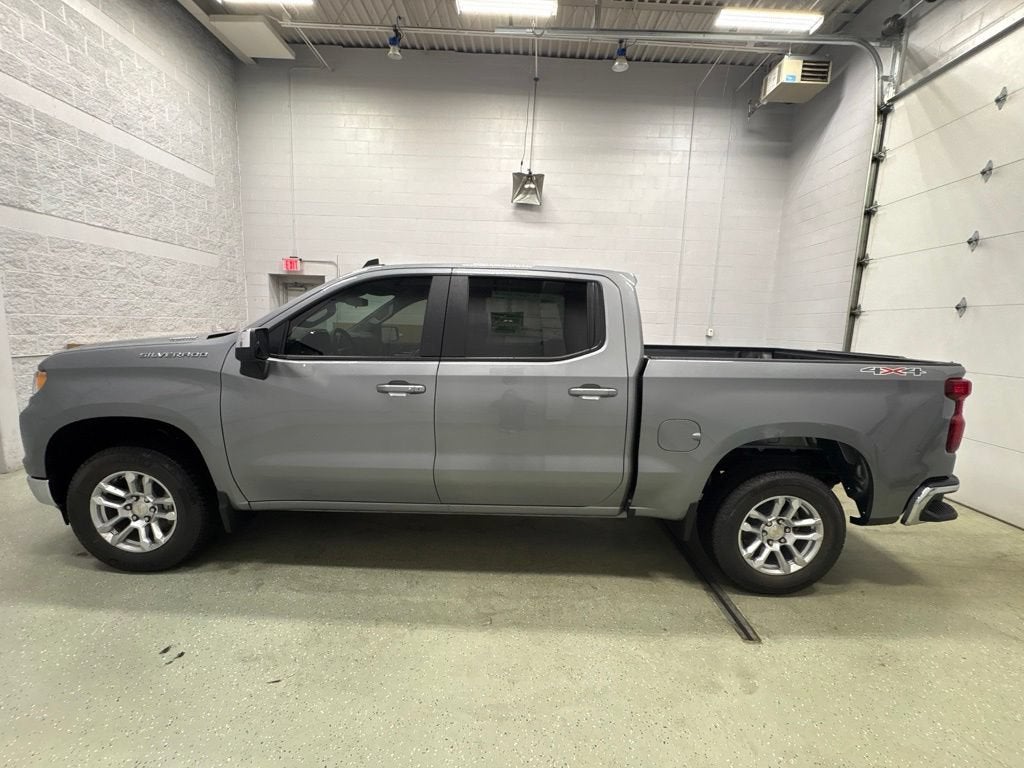 2026 Chevrolet Silverado 1500 LT (2FL) Crew Cab Short Box 4WD