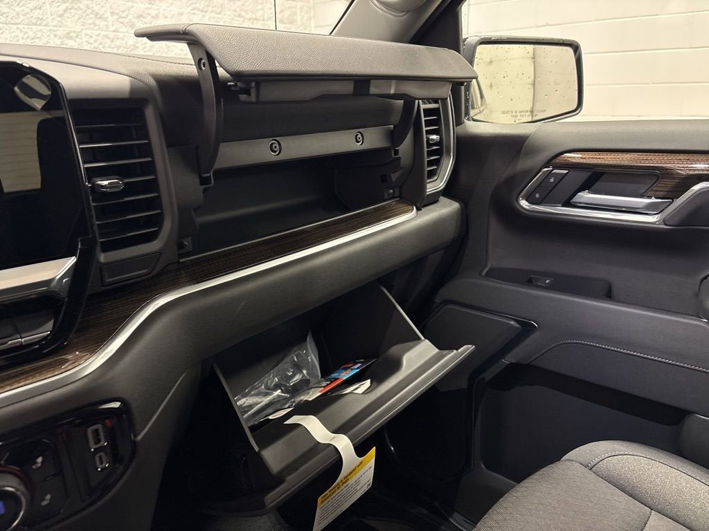 2026 Chevrolet Silverado 1500 RST Crew Cab Short Box 4WD