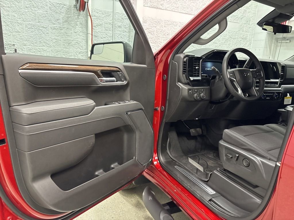 2026 Chevrolet Silverado 1500 RST Crew Cab Short Box 4WD