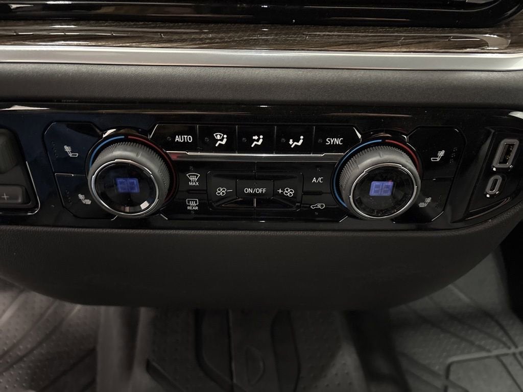 2026 Chevrolet Silverado 1500 RST Crew Cab Short Box 4WD