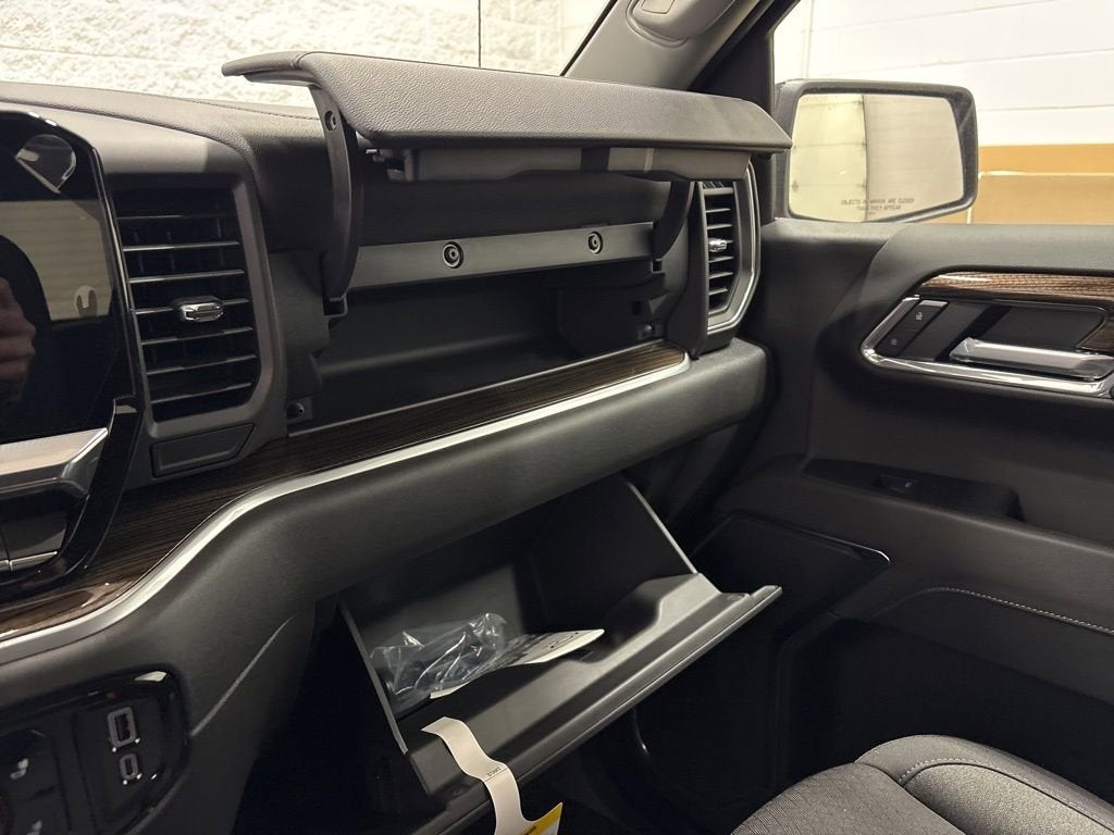 2026 Chevrolet Silverado 1500 RST Crew Cab Short Box 4WD