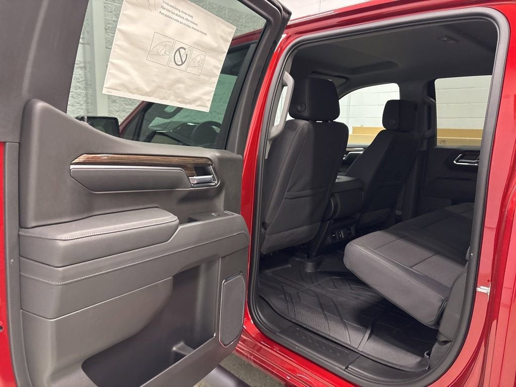 2026 Chevrolet Silverado 1500 RST Crew Cab Short Box 4WD