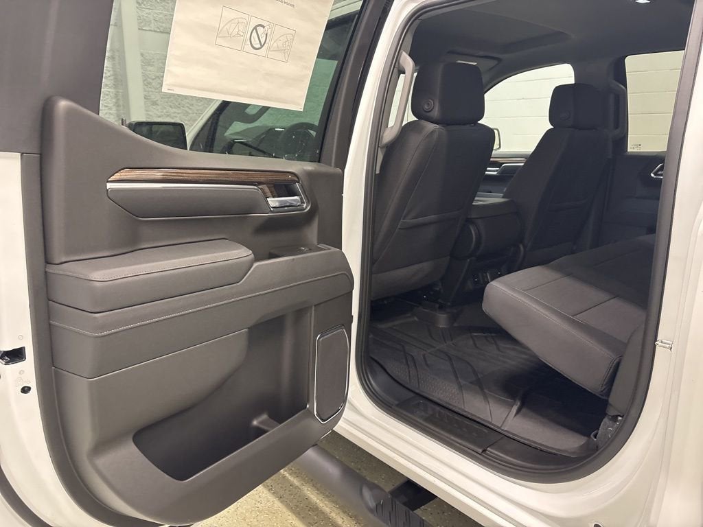 2026 Chevrolet Silverado 1500 RST Crew Cab Short Box 4WD