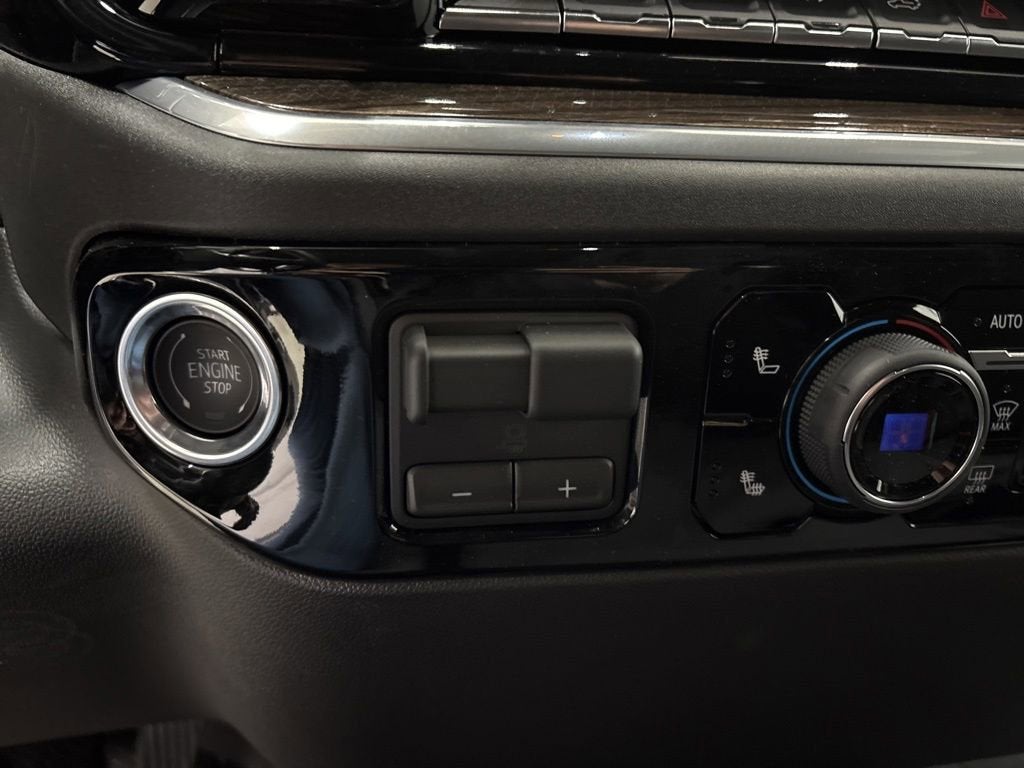 2026 Chevrolet Silverado 1500 RST Crew Cab Short Box 4WD